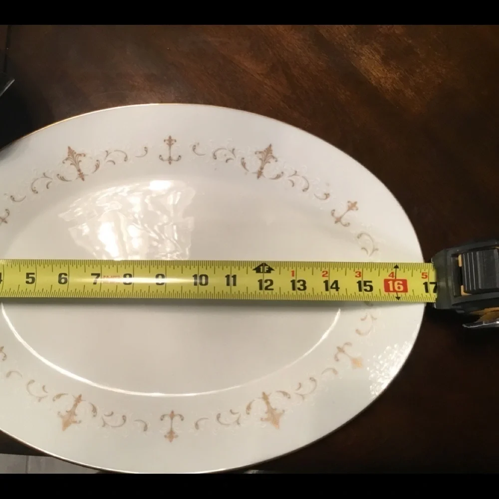 NORITAKE COURTNEY VINTAGE DINNER  8 PLACE‎ SETTING + 4 PC HOST SERVICE